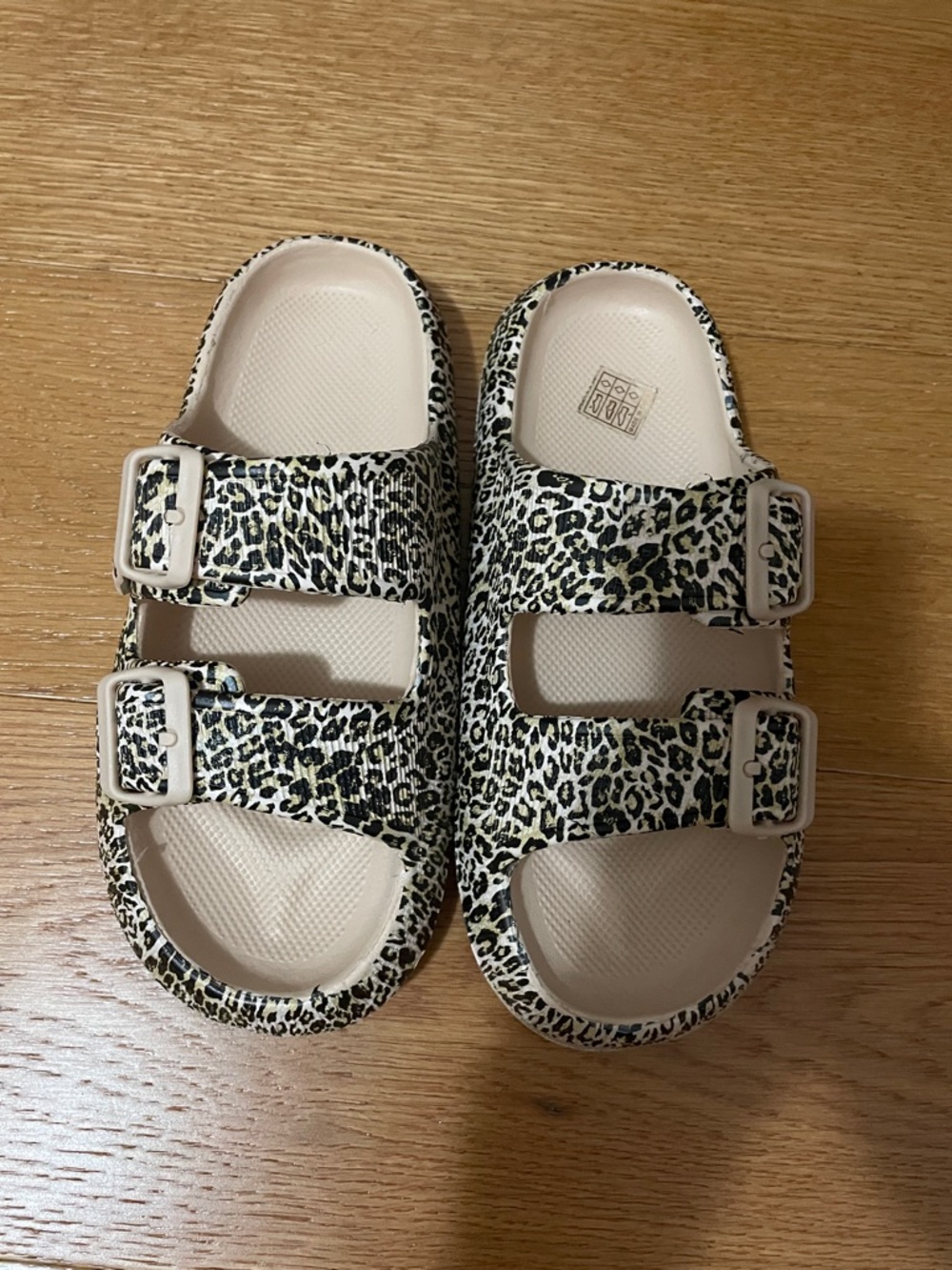 Leopard Print Thick-Soled Slip-On Sandals for Women 🐆 - Picture 2 of 13